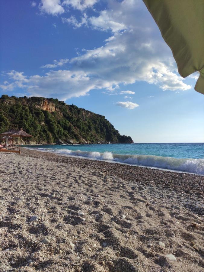Potami Apartment - 50 Mt From The Beach Himare Exterior photo